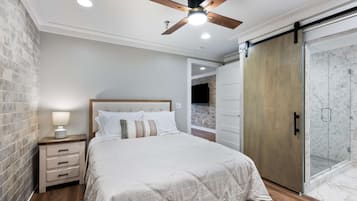 Condo, 1 Queen Bed, Patio, Garden View (Carters Court Cozy Hideaway) | 1 bedroom, individually decorated, individually furnished