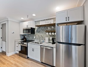 Appart'hôtel, 1 grand lit, patio, vue jardin (Carters Court Cozy Hideaway) | Cuisine privée