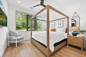 6 bedrooms, iron/ironing board, travel crib, free WiFi