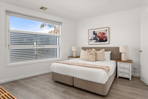 5 habitaciones, tabla de planchar con plancha y wifi gratis 