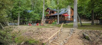 Experience comfort at Bearly Behaving, a 3-bedroom river front home in scenic Ellijay, GA.