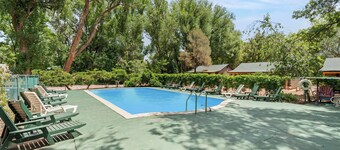 Timber Lodge Cabin 12