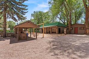BBQ/picnic area