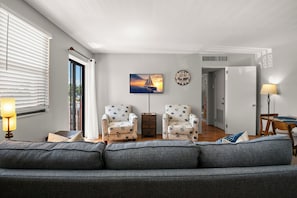 TV, DVD player - 🌴 Gulf Winds #406 — Bright Beachside Escape with Balcony Views (Saint Pete Beach)