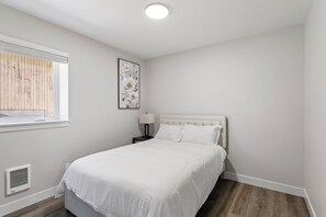 2 Schlafzimmer, Schreibtisch, Bügeleisen/Bügelbrett, kostenloses WLAN