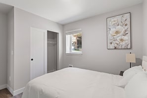 2 bedrooms, desk, iron/ironing board, free WiFi