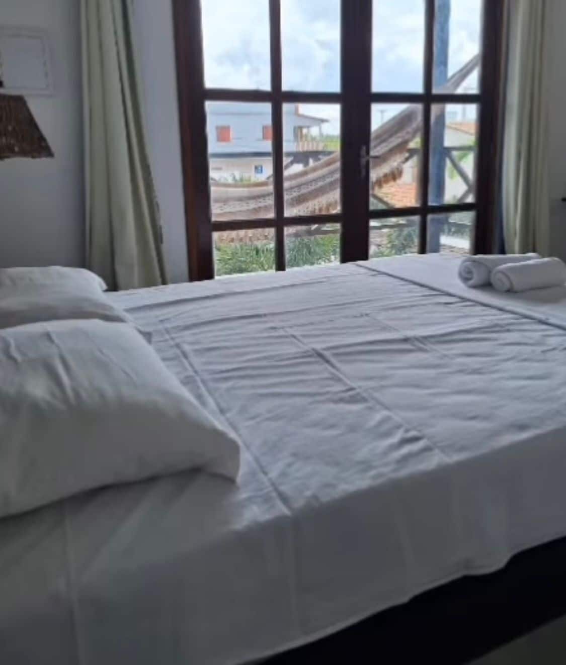 4 bedrooms, WiFi, bed sheets