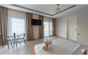 2 bedrooms, iron/ironing board, Internet, bed sheets