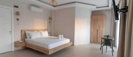 2 bedrooms, iron/ironing board, Internet, bed sheets