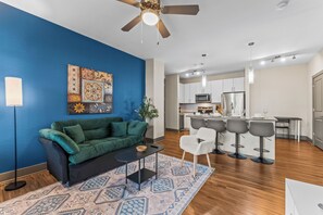 Leilighet – comfort, 1 kingsize-seng med sovesofa, ikke-røyk, kjæledyr tillatt | Strykejern/-brett og wi-fi (inkludert)