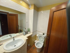 Handtücher, Seife, Toilettenpapier