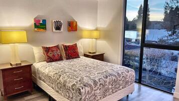 1 habitación, tabla de planchar con plancha, wifi gratis y ropa de cama