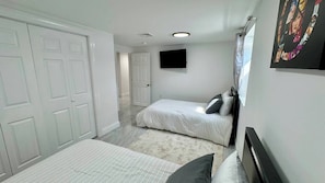 3 chambres, fer et planche à repasser, Wi-Fi, draps fournis