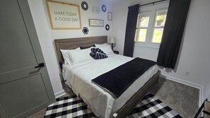 5 عدّة غرف نوم وخزنة داخل الغرفة ومكواة/لوح كي وواي فاي