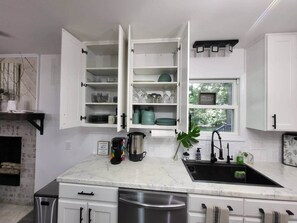 Microwave, oven, stovetop, dishwasher - Spacious Renovated 5 bedroom Retreat near I-85 (Kannapolis)