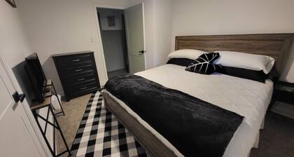 Exquisite, newly renovated, large home near I-85