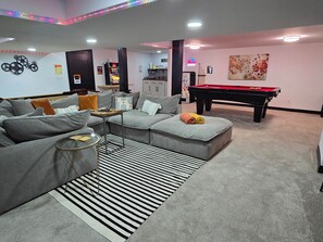 تلفزيون، كرة قدم الطاولة، تنس طاولة، ستيريو