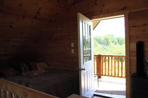 1 bedroom, desk, travel crib, free WiFi