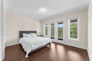 7 bedrooms, desk, iron/ironing board, free WiFi