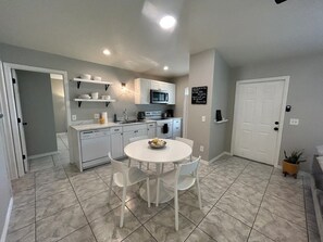 Dining - Tranquil 2 BR/ 2 BA condo in Rotonda West with screened lanai, and canal (Rotonda West)