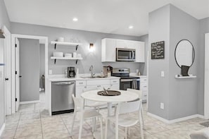 Microwave, oven, stovetop, dishwasher - Tranquil 2 BR/ 2 BA condo in Rotonda West with screened lanai, and canal (Rotonda West)