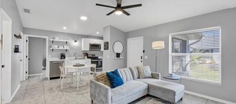 Tranquil 2 BR/ 2 BA condo in Rotonda West with screened lanai, and canal