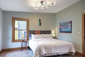 4 bedrooms, iron/ironing board, travel cot, free WiFi