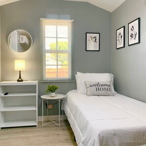 1 bedroom, WiFi, bed sheets