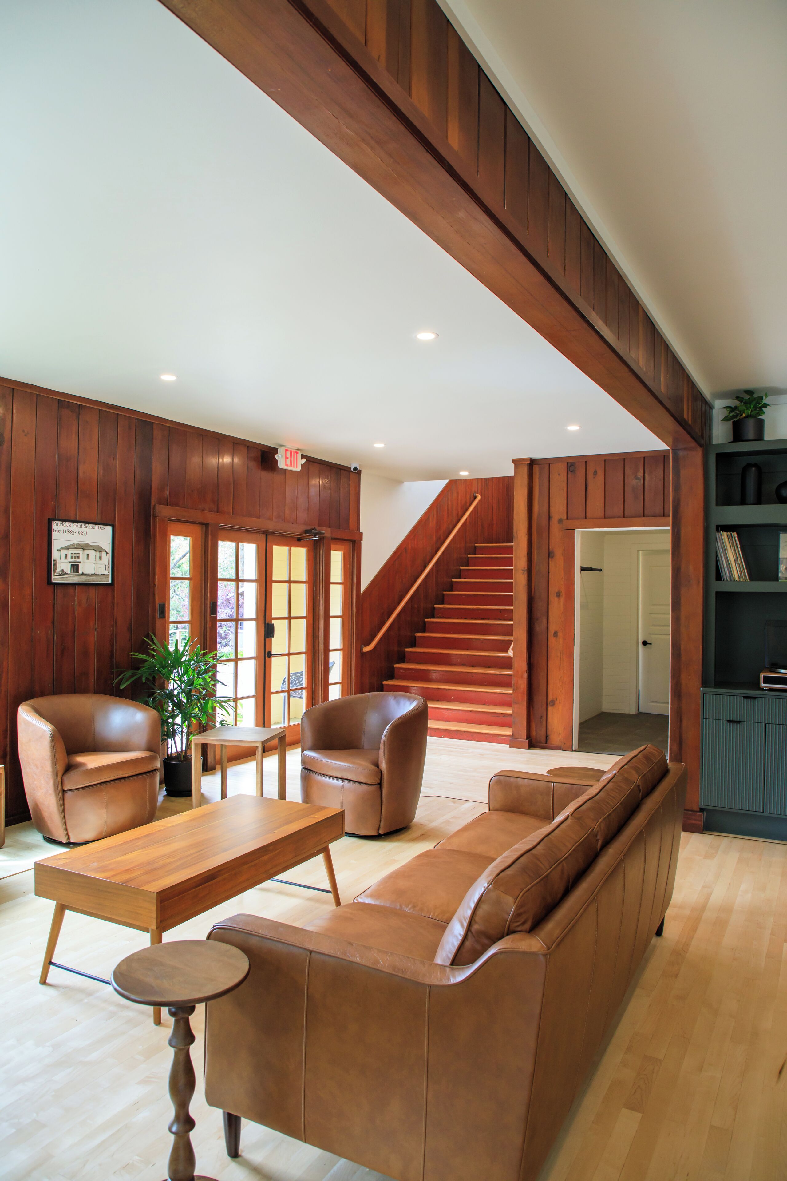 Deluxe House, Partial Ocean View | Living area