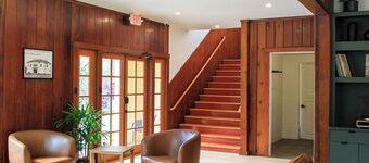 The Historic Schoolhouse Inn