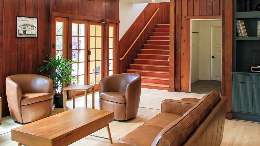 The Historic Schoolhouse Inn