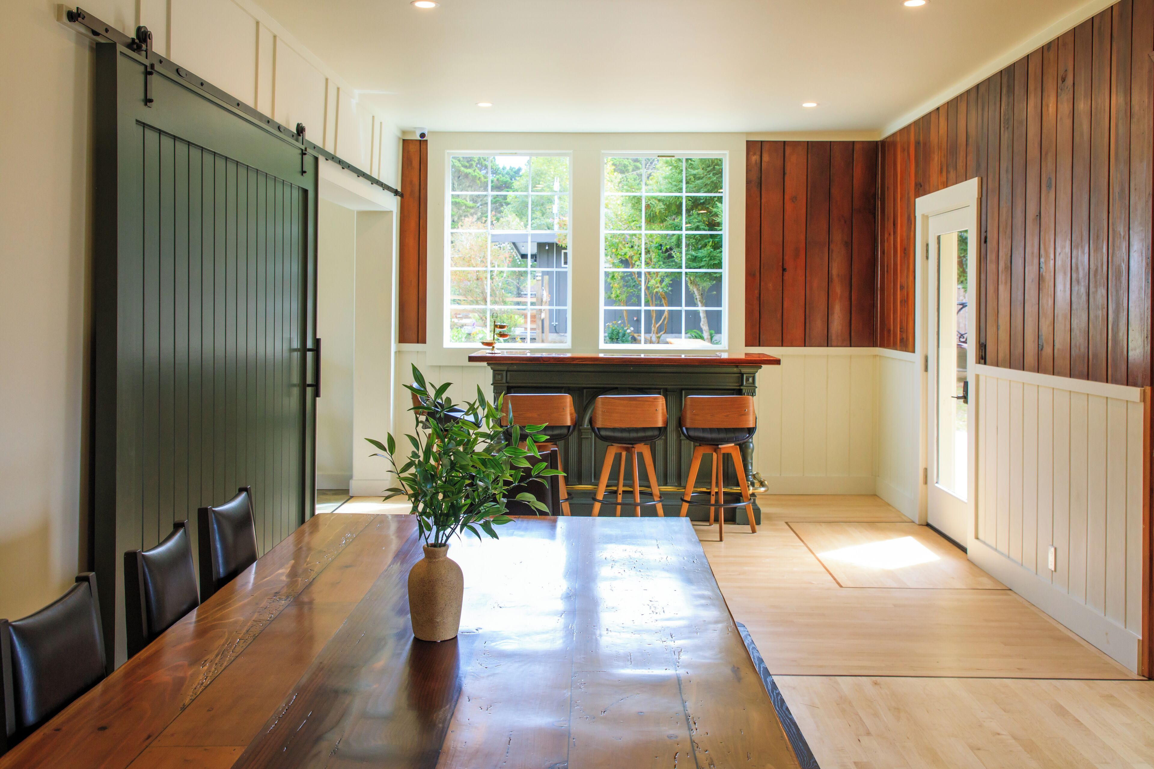 Deluxe House, Partial Ocean View | Living area