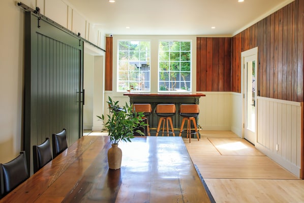 Maison Deluxe, vue partielle sur l'océan | Coin séjour