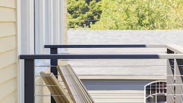 Escritorio, espacio para trabajar con un portátil, wifi gratis