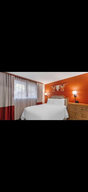 WiFi, bed sheets