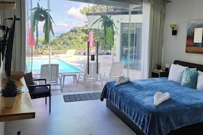 4 bedrooms, iron/ironing board, internet, bed sheets