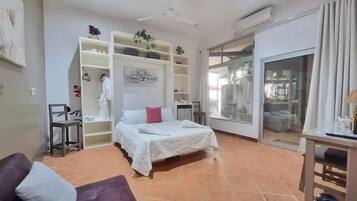 1 chambre, fer et planche Ă repasser, Wi-Fi gratuit, draps fournis