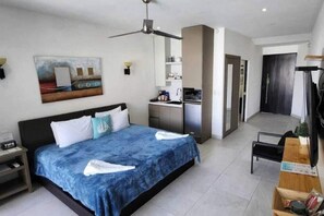 1 makuuhuone, silitysrauta/-lauta, internet, vuodevaatteet