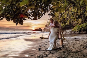 Beach - Hotel VOS - Superior Suite (Manuel Antonio)