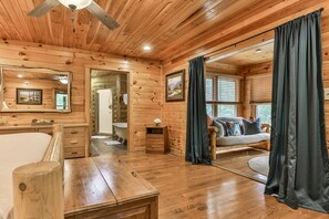 3 Schlafzimmer, Bügeleisen/Bügelbrett, kostenloses WLAN, Bettwäsche