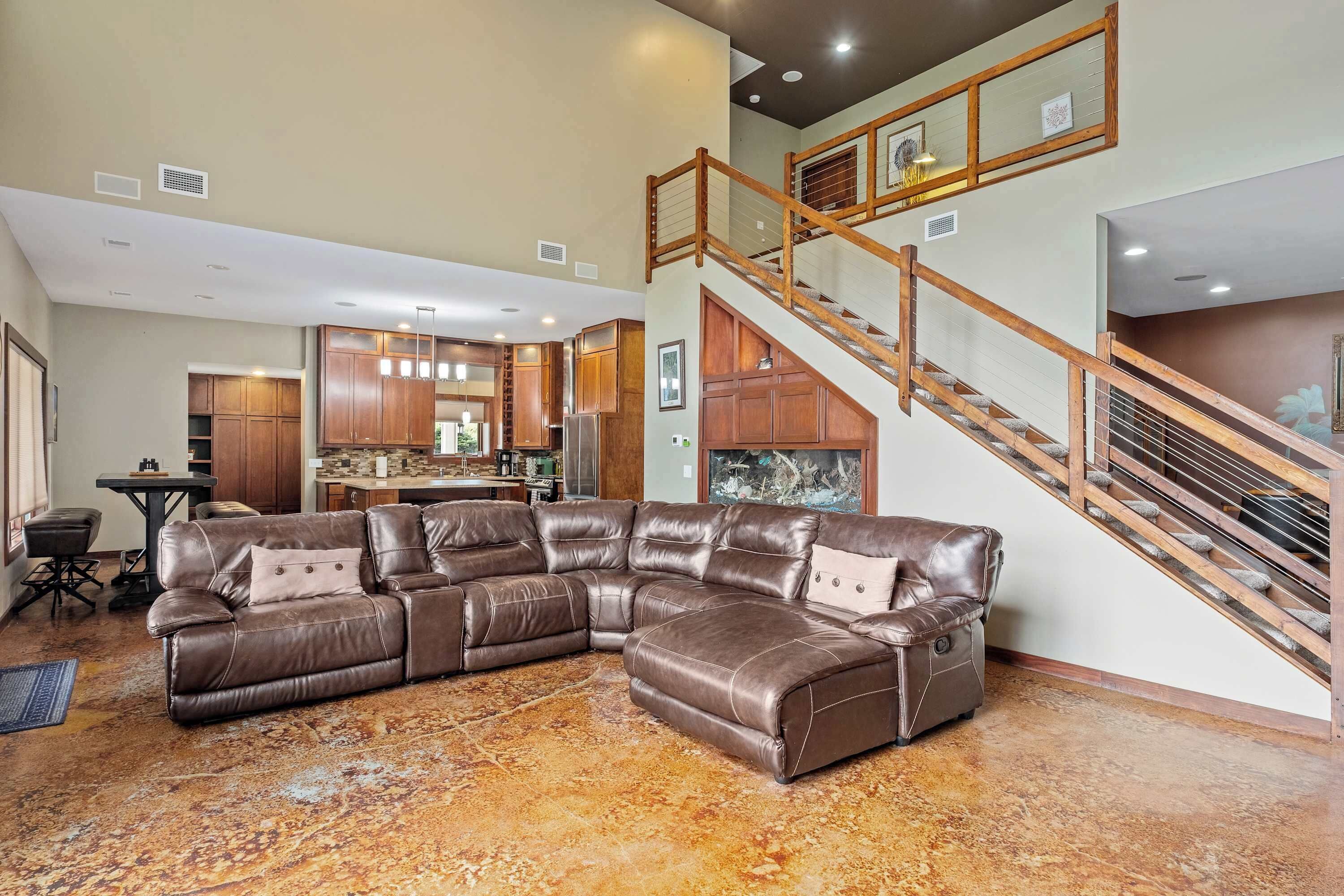 TV, fireplace, offices