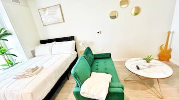 1 bedroom, iron/ironing board, WiFi