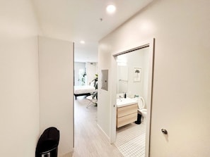 1 bedroom, iron/ironing board, WiFi