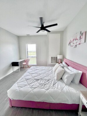 1 bedroom, desk, iron/ironing board, WiFi