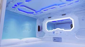 Felles sovesal, 1 soverom, terrasse, hageutsikt | 1 soverom