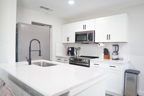 Welcoming 4-bedroom house with AC in charming Forney