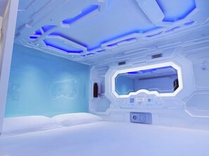 Felles sovesal, 1 soverom, terrasse, hageutsikt | 1 soverom