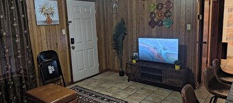 Tranquil 2-bedroom house with AC in Leesville