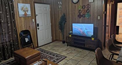 Tranquil 2-bedroom house with AC in Leesville