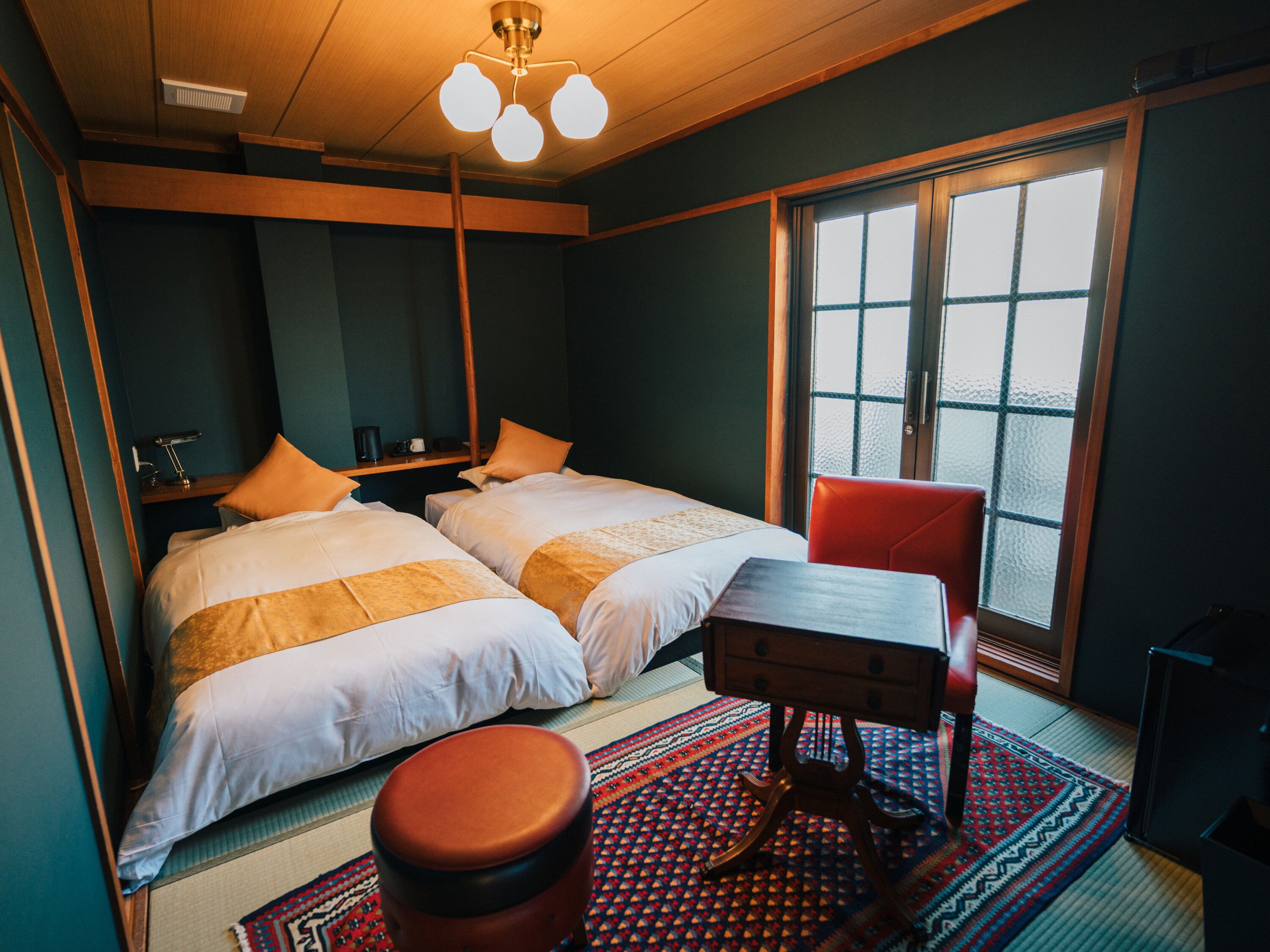 Habitación de estilo japonés con 2 camas individuales | Edredón, wifi gratis y ropa de cama 